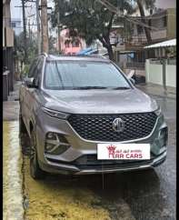 MG Hector Plus Sharp Hybrid MT